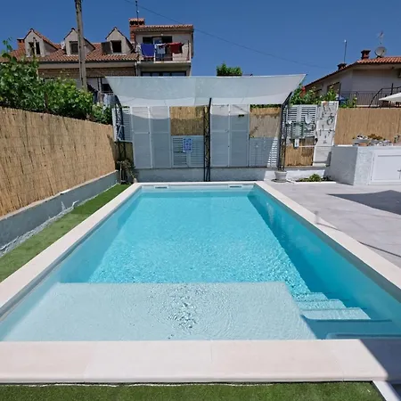 Haus In Mit Privatem Pool By Interhome * Pula