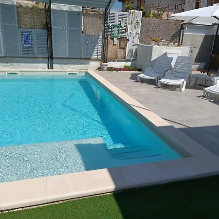 Haus In Mit Privatem Pool By Interhome Feriehus *