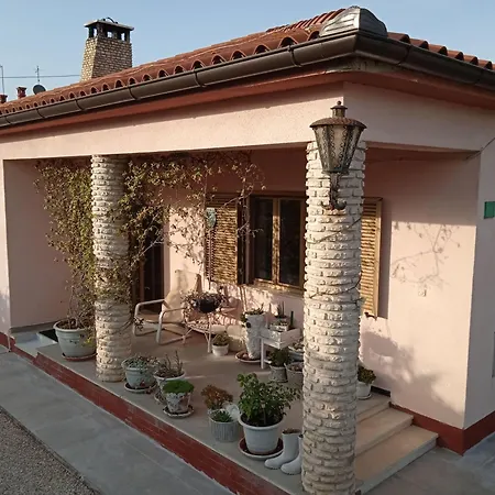 Haus In Mit Privatem Pool By Interhome Pula