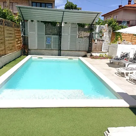 Haus In Mit Privatem Pool By Interhome * Pula