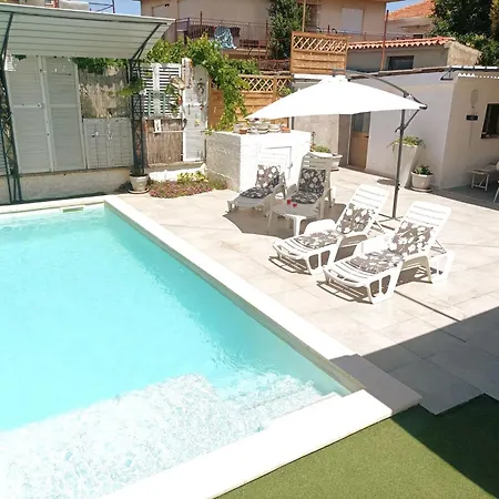 Haus In Mit Privatem Pool By Interhome *