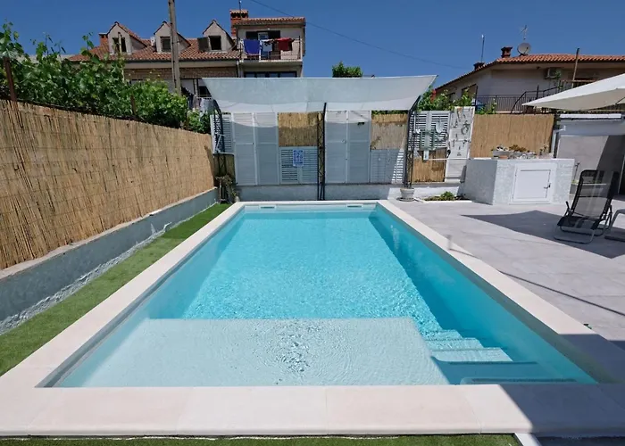 Haus In Mit Privatem Pool By Interhome * Pula
