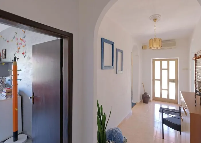 Haus In Mit Privatem Pool By Interhome *