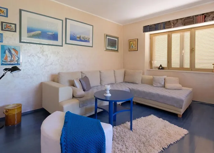 Haus In Mit Privatem Pool By Interhome Pula