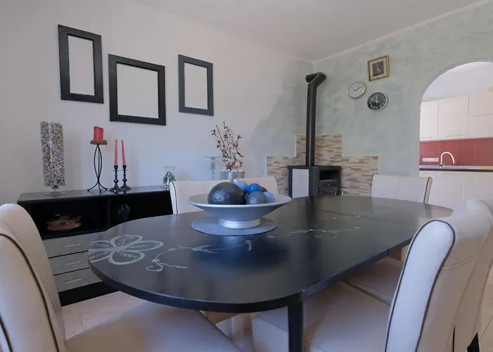 Ferienhaus Haus In Mit Privatem Pool By Interhome Pula