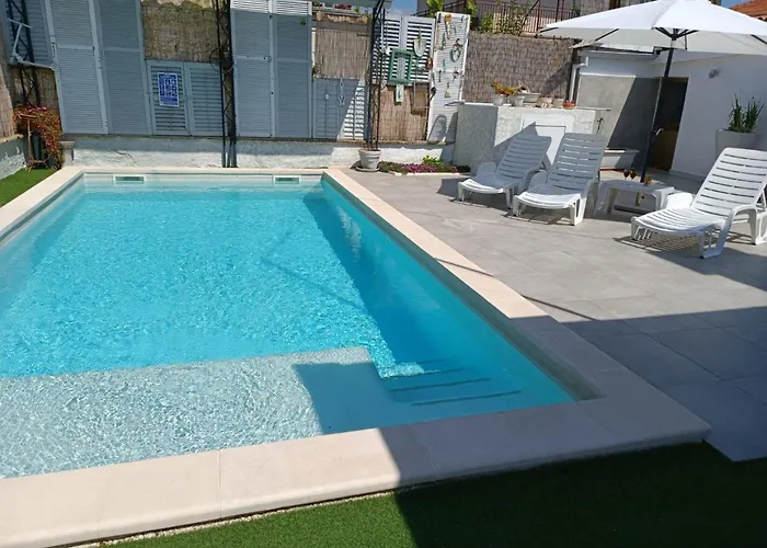 Haus In Mit Privatem Pool By Interhome Ferienhaus *