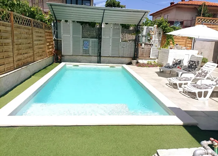 Haus In Mit Privatem Pool By Interhome * Pula