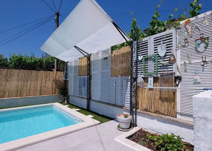 Haus In Mit Privatem Pool By Interhome *